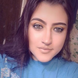 Meet your Posher, Cassandra